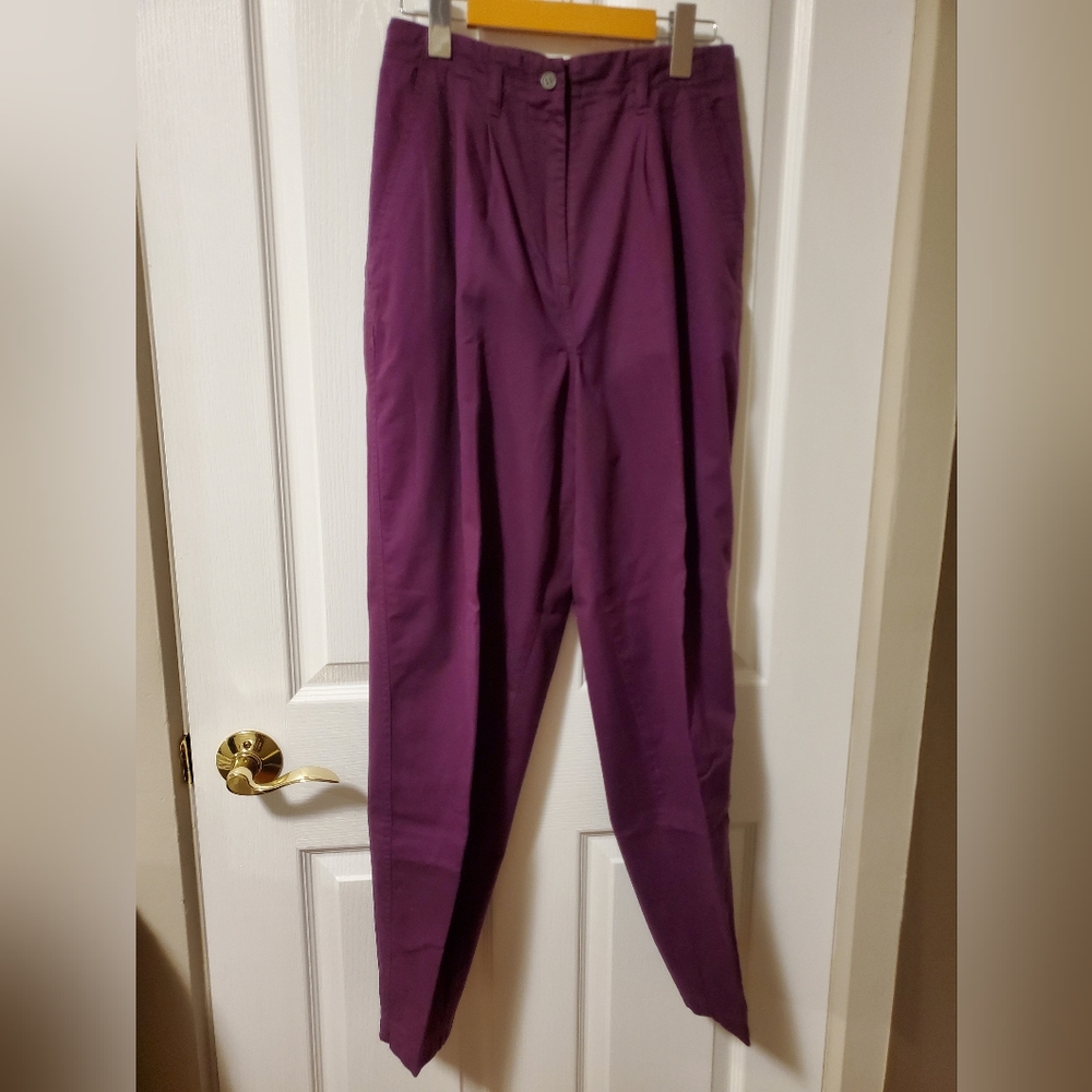 🔴 High-waisted purple pants